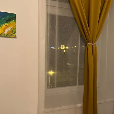 City Center Apartment Budapest View Optional Garage Apartament *