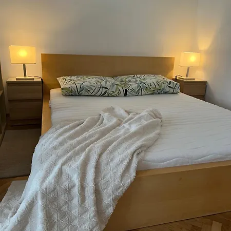City Center Apartment Budapest View Optional Garage Apartamento Budapeste
